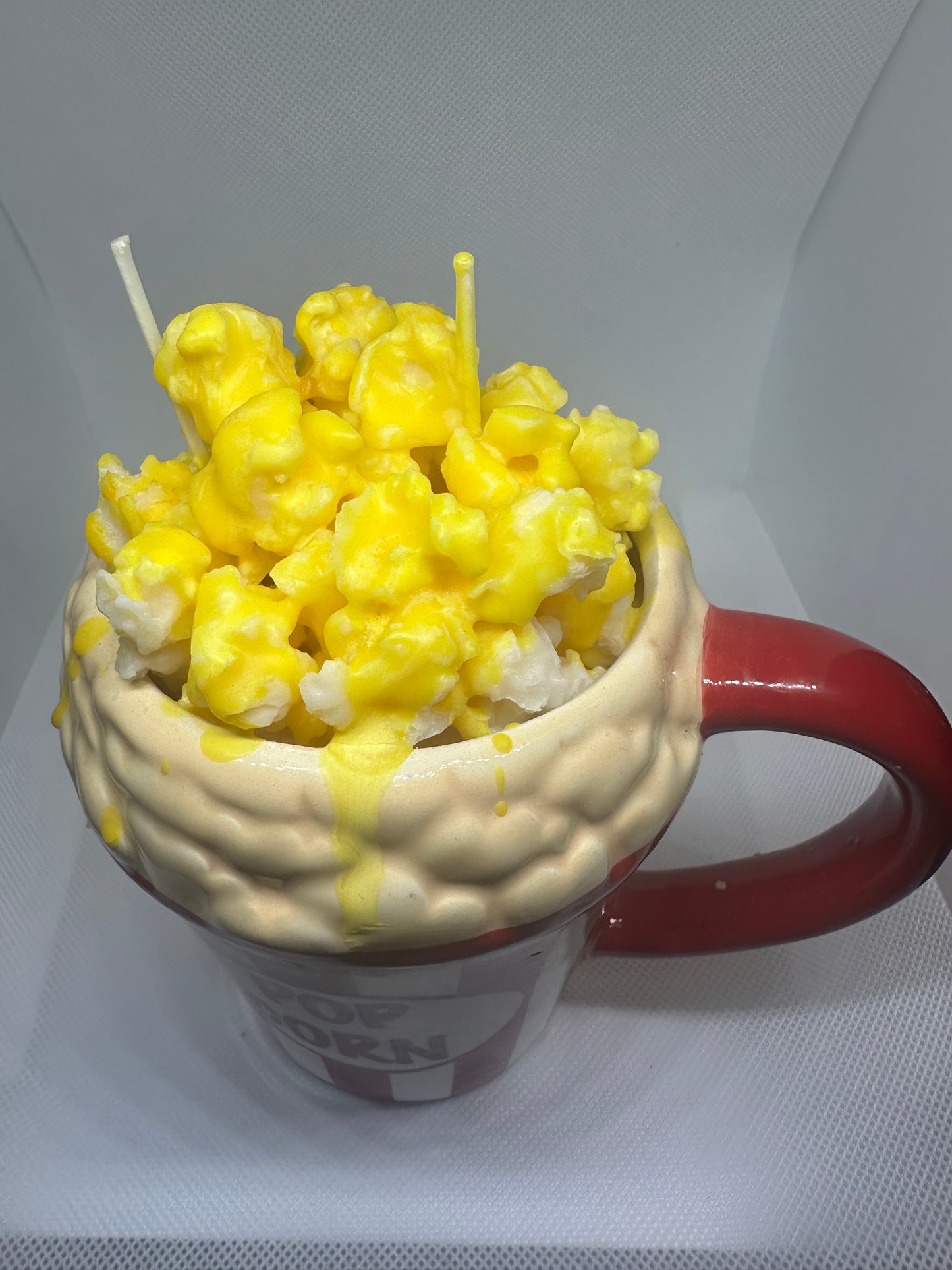 Popcorn soy candle